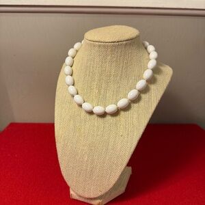 Trifari vintage White Beaded Necklace
